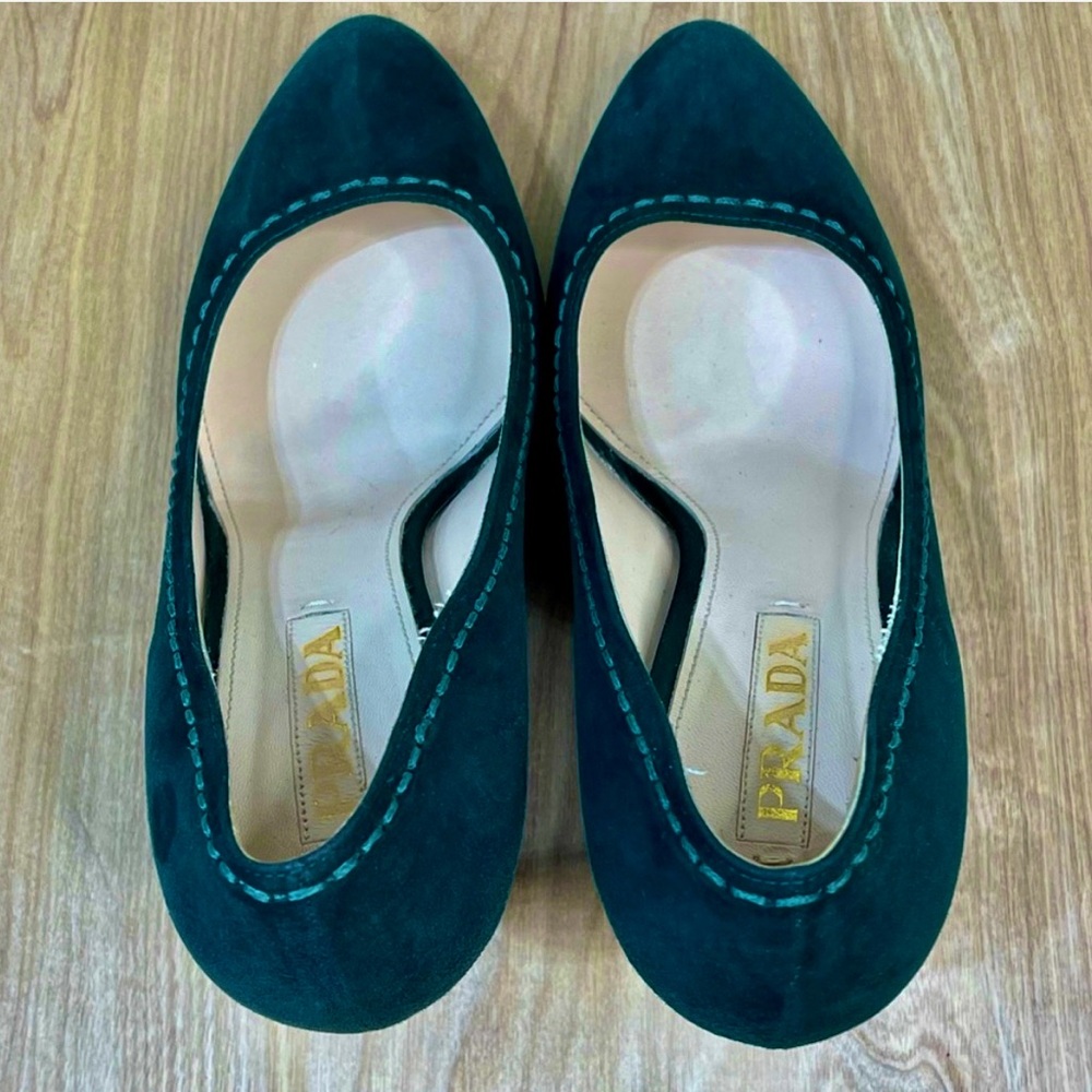 Prada Camoscio Deep Emerald Green Suede Pumps - Picture 8 of 9